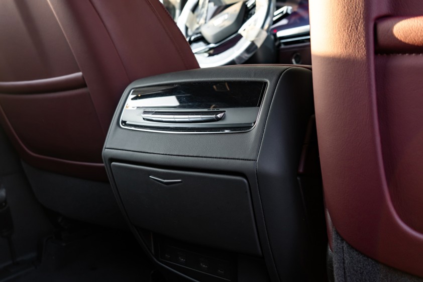 
								2025 Cadillac Escalade Sport 4WD full									