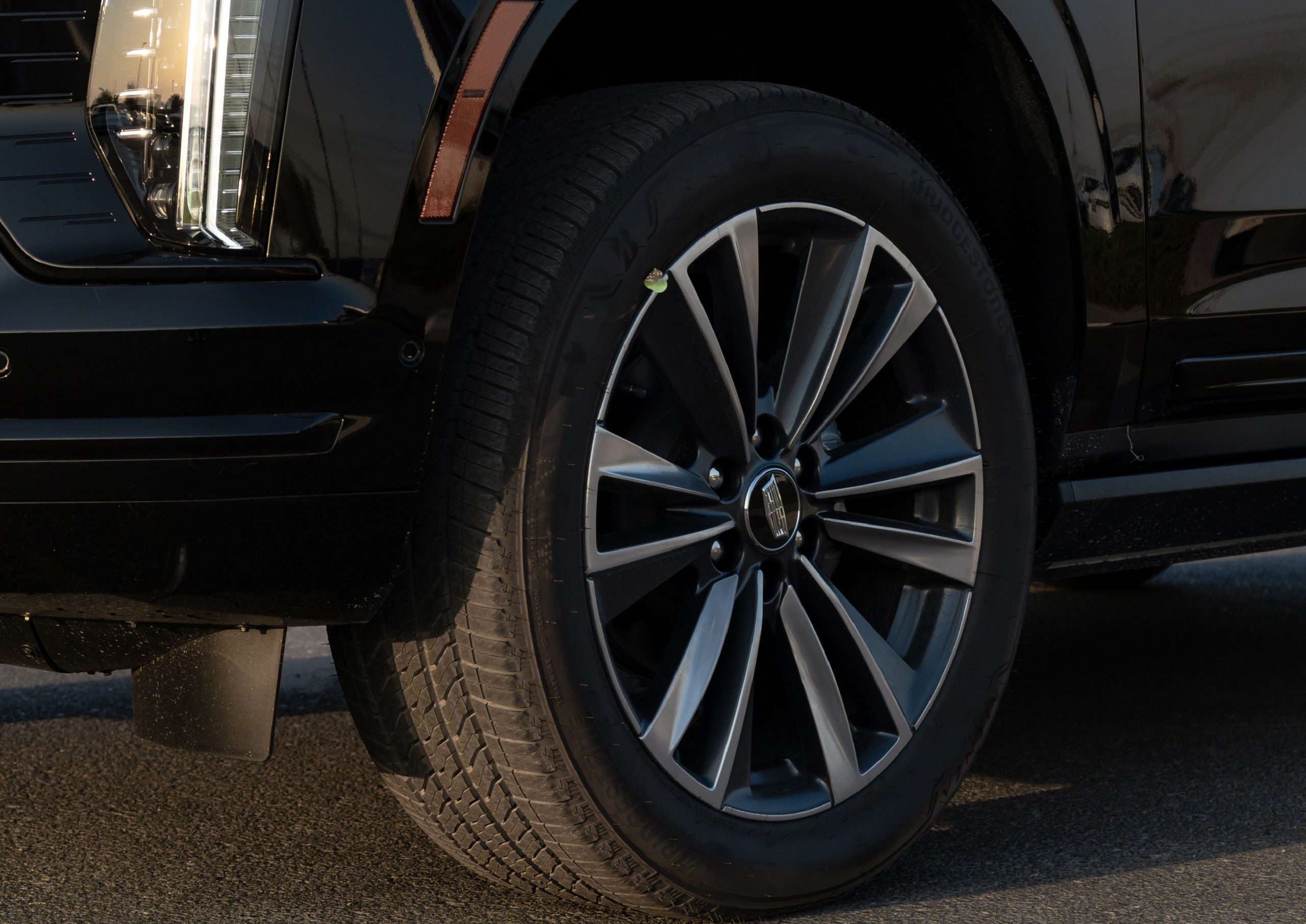 
								2025 Cadillac Escalade Sport 4WD full									