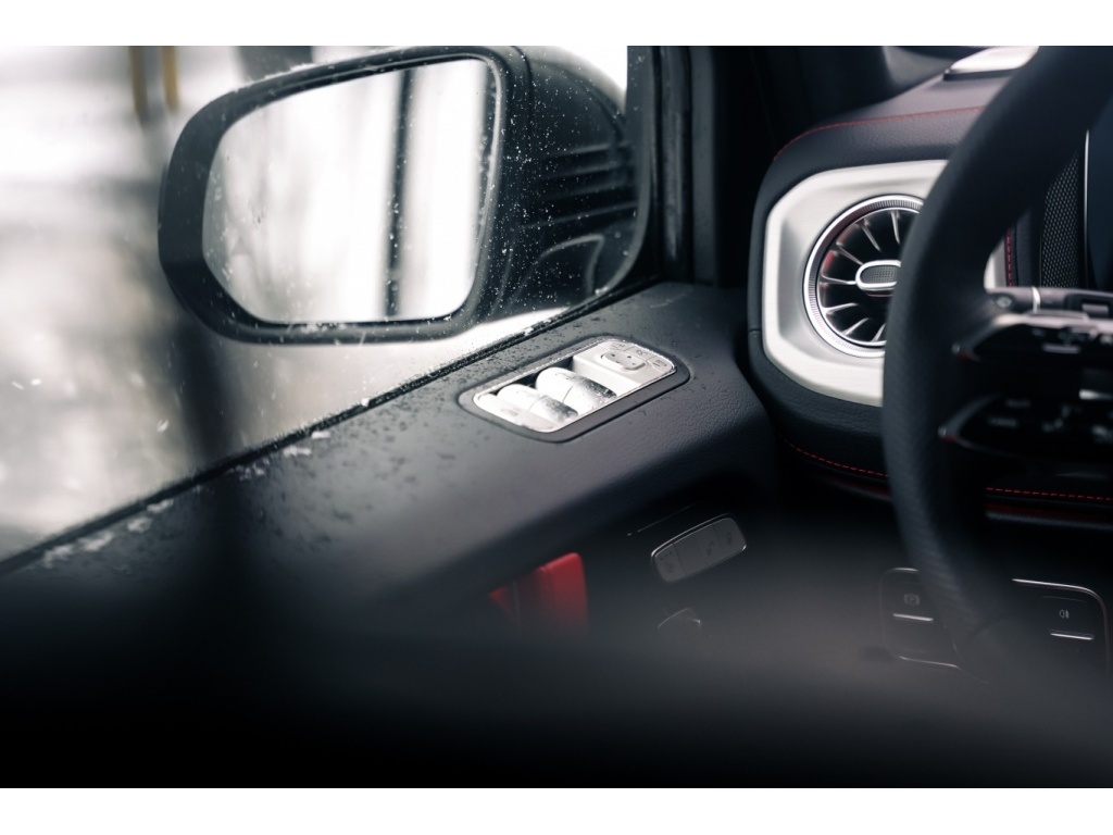 
								2025 Mercedes-Benz G580E full									
