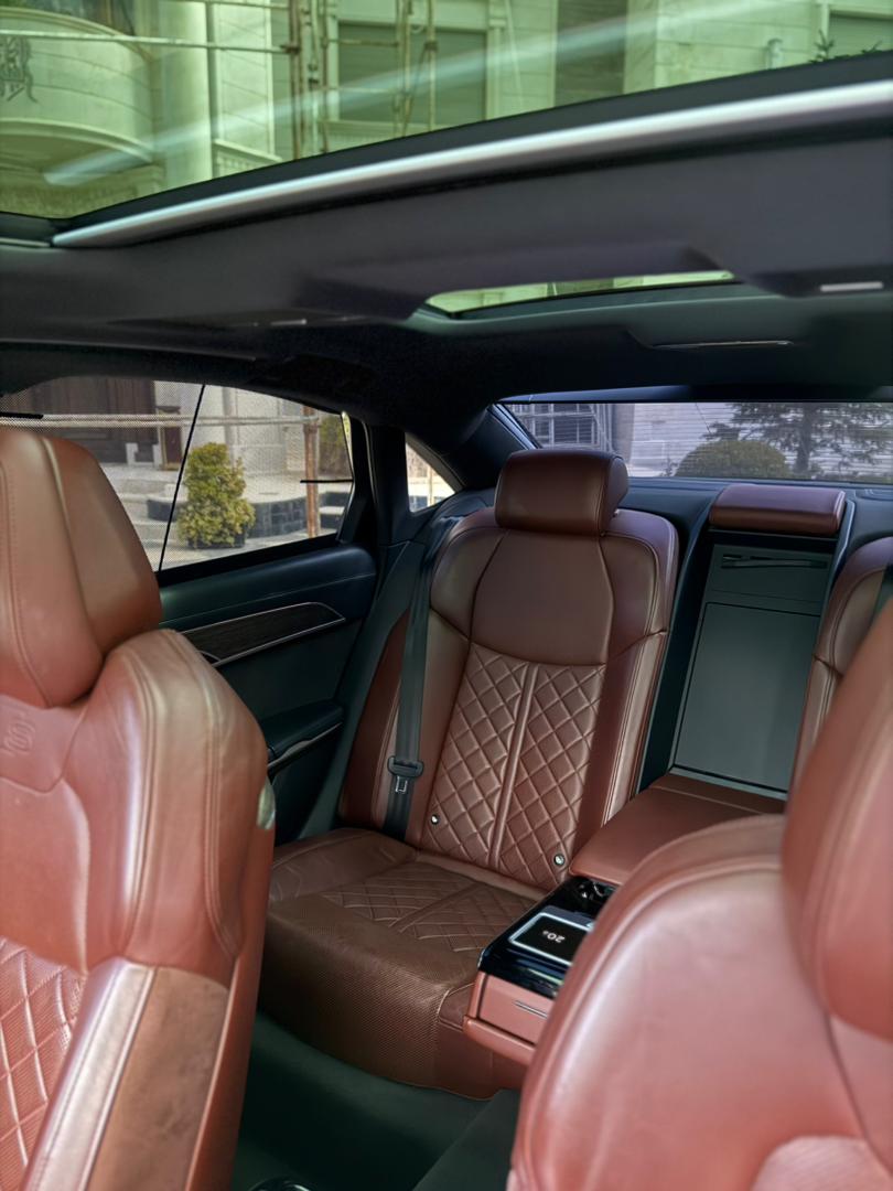 
								2022 Audi A8L 55TFSI full									