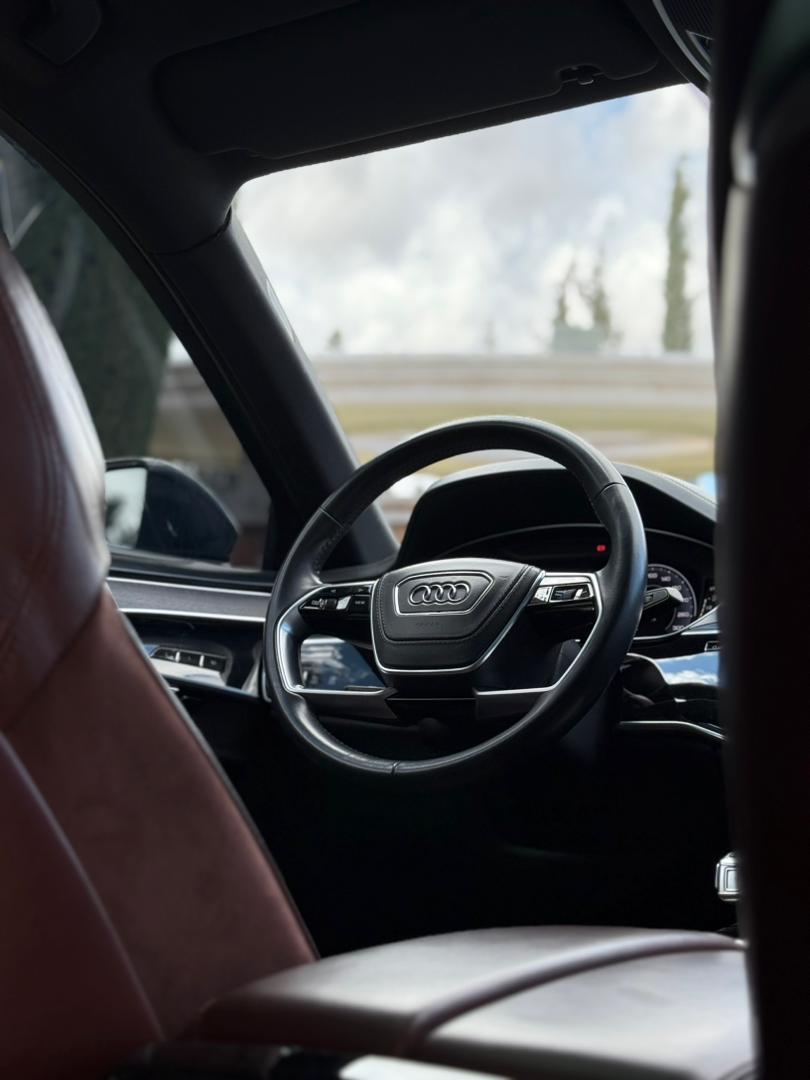 
								2022 Audi A8L 55TFSI full									