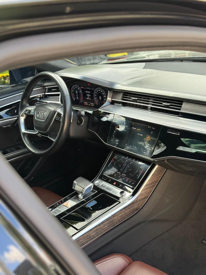 
								2022 Audi A8L 55TFSI full									