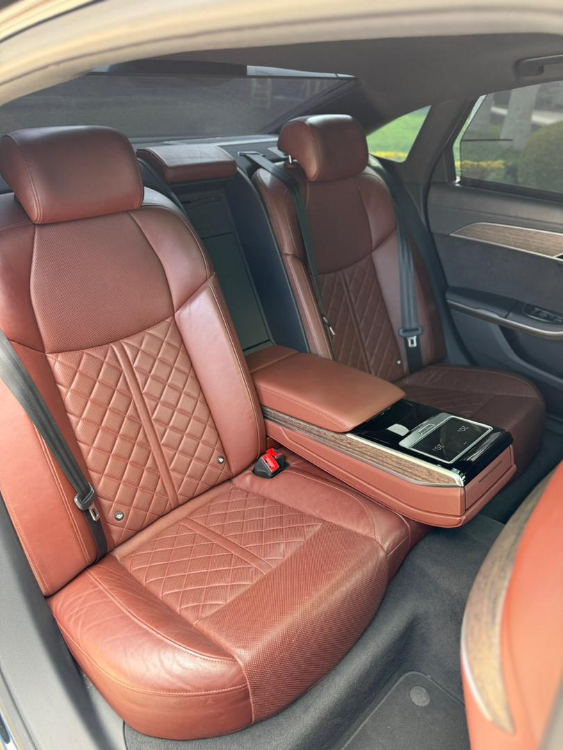 
								2022 Audi A8L 55TFSI full									