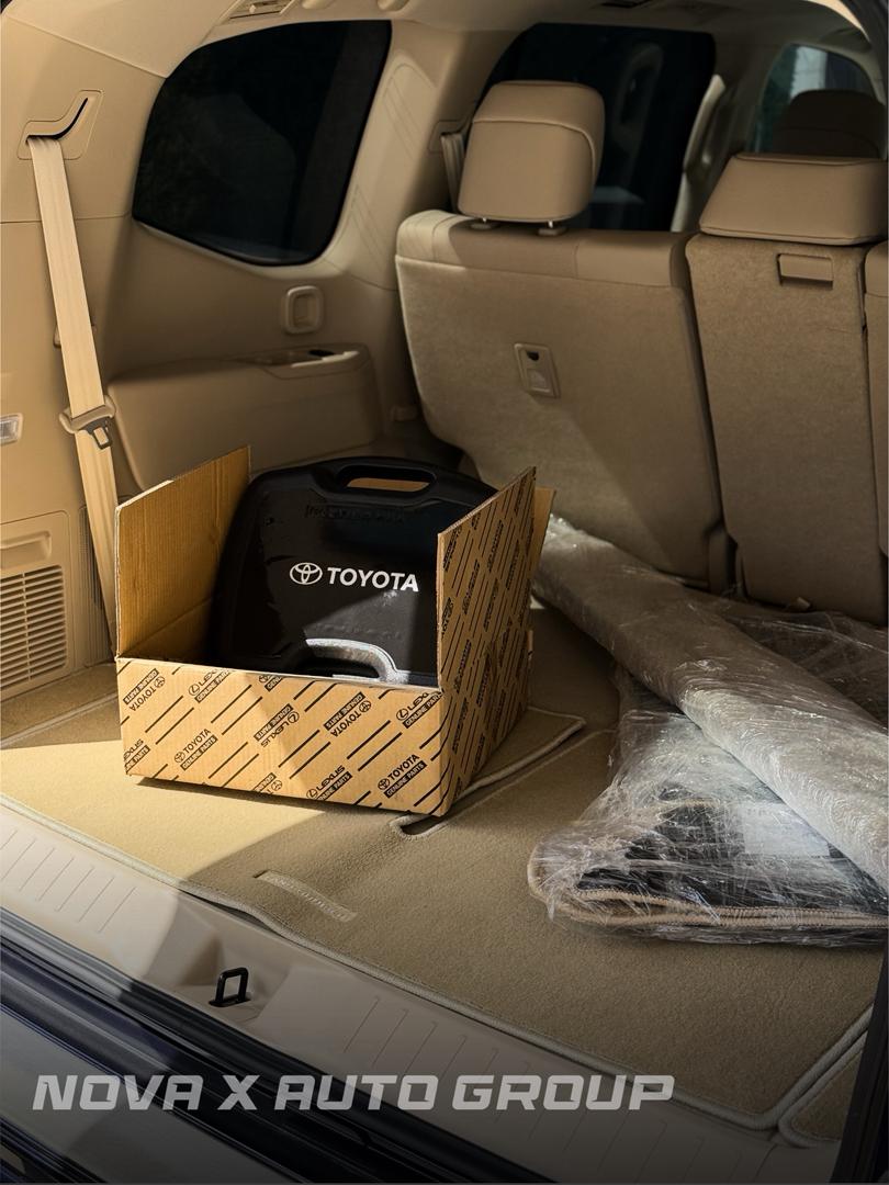 
								2024 Toyota Land Cruiser GXR (LC300) full									