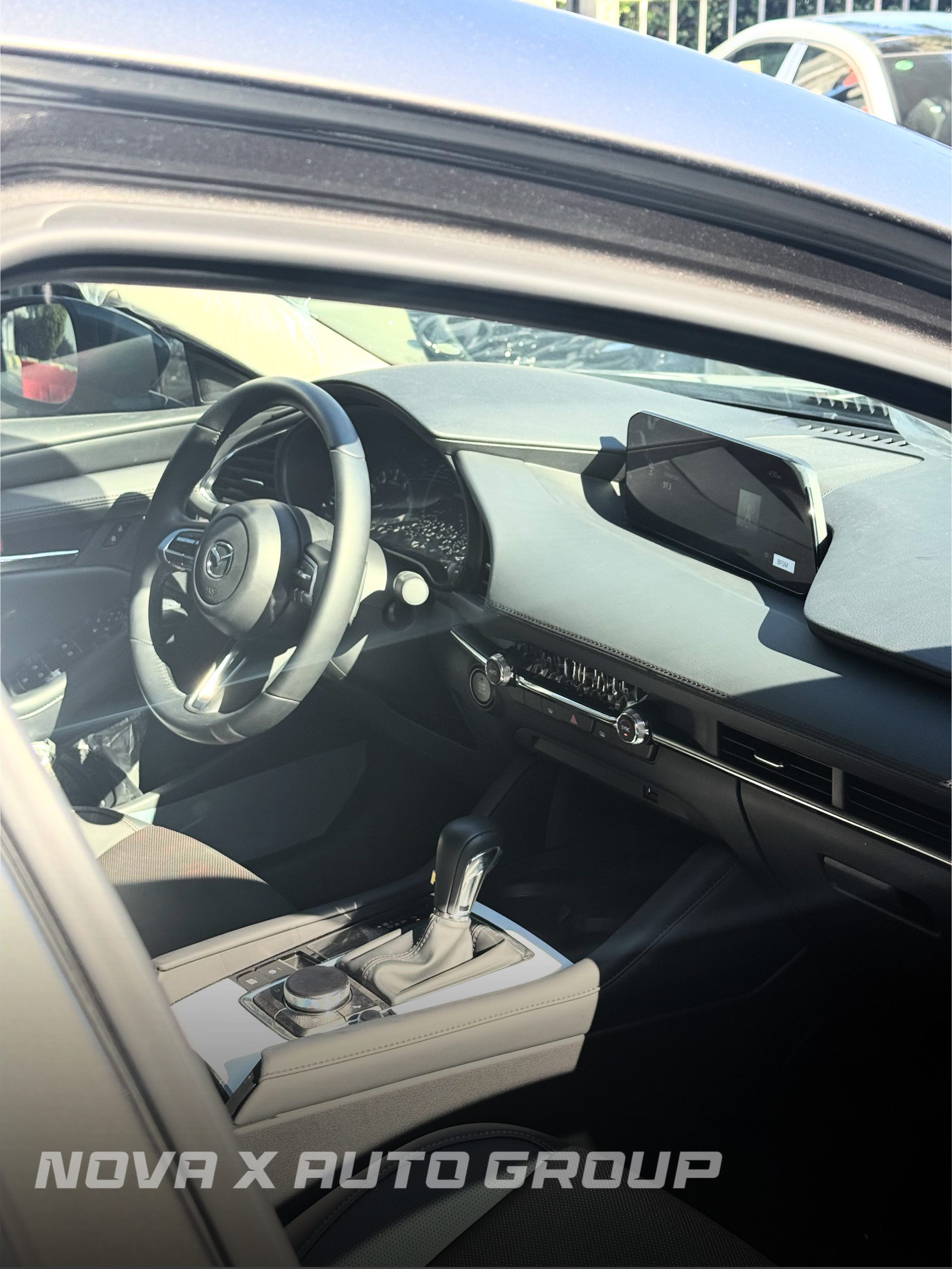 
								2025 Mazda Zoom 3 full									